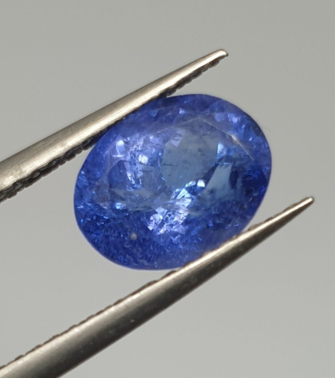Tanzanite ovale à facettes 8,8 x 7 mm 2 ct - Pierre précieuse naturelle - Véritable tanzanite - Fournisseur de bijoux - Bleu profond