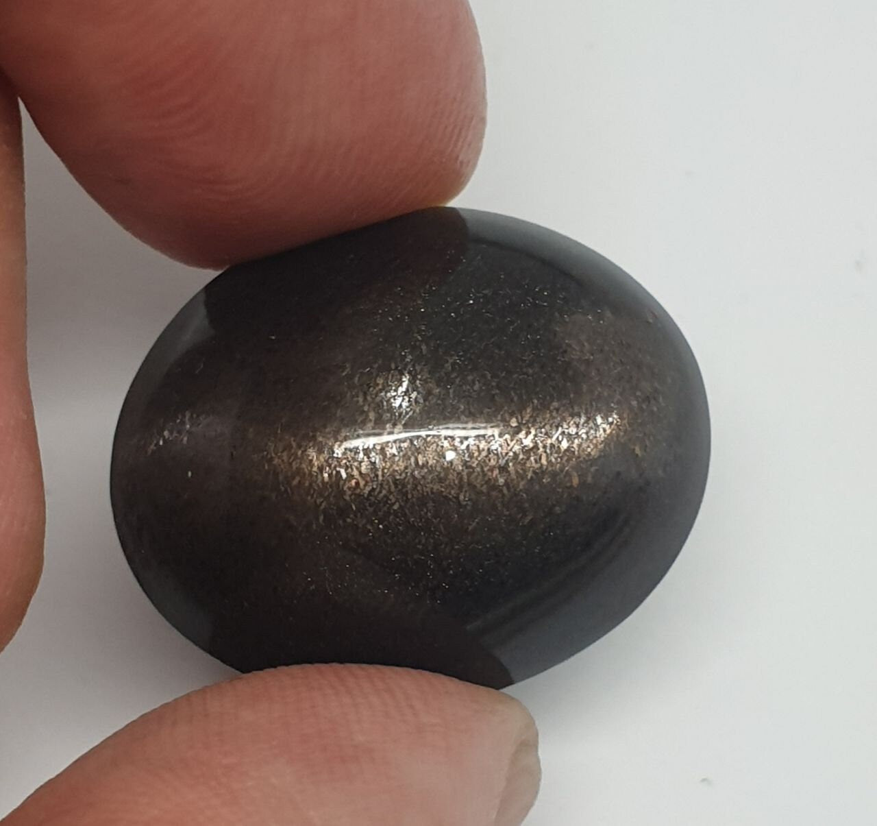 Cabochon ovale lisse en diopside Big Black Star, 23,8 x 19,6 mm (41,3 ct) - Astérisme parfait, qualité supérieure