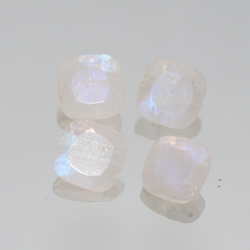 Lote de 4 piezas de piedra lunar facetada cuadrada de 10 mm. (4 piezas).