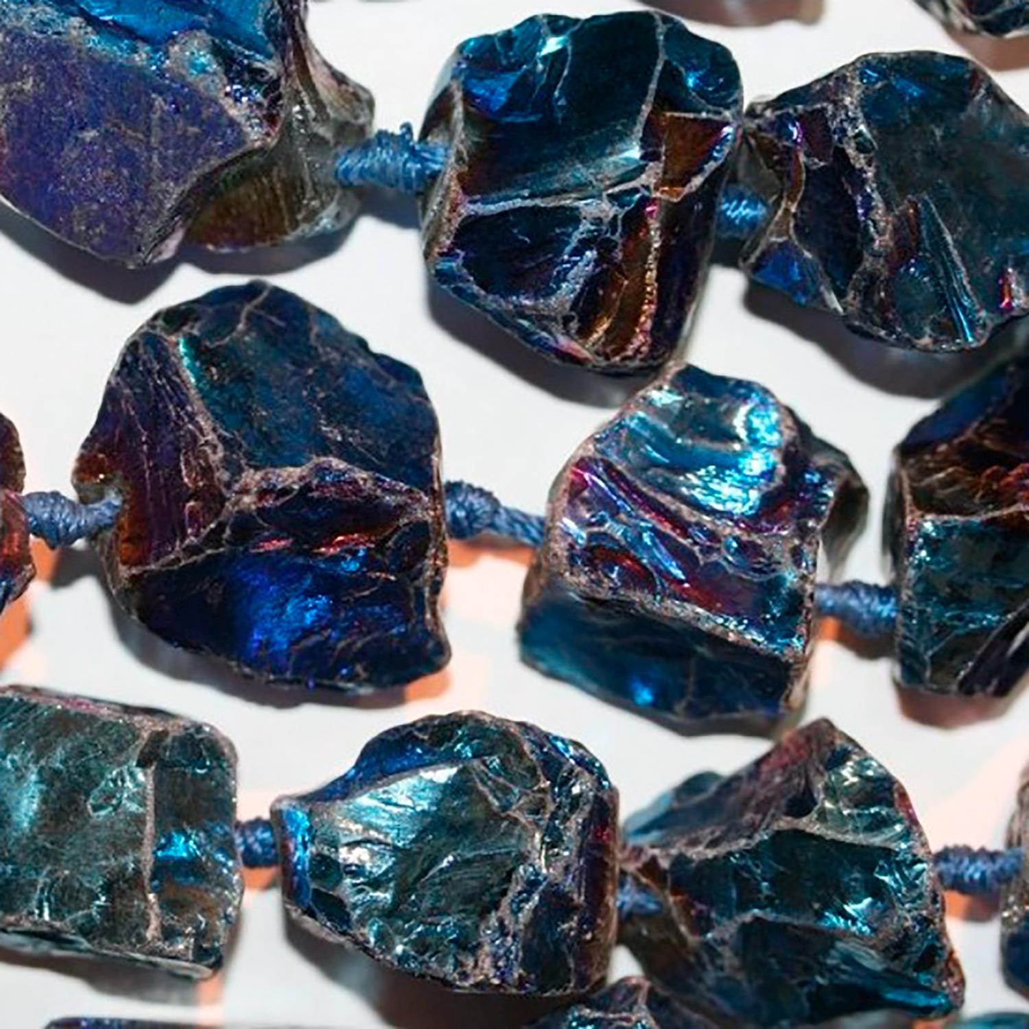 Perles de quartz bleu St non polies, 16 pouces (environ 40 cm), 25-30 mm. Longueur du fil : 40 cm.