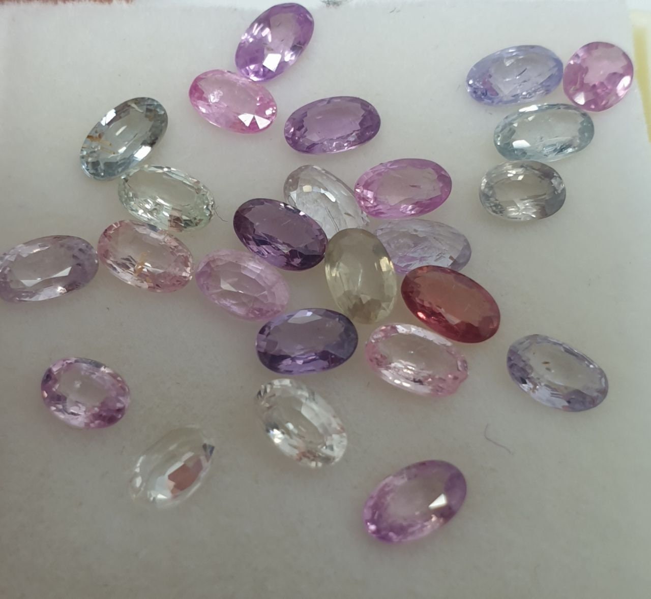 Lote de 8,15 cts Zafiro Multicolor Zafiro Púrpura Amarillo Verde De 4mm a 7mm 5,15ct- Marquesa Ovalada-Oferta Tamaño: varía de 3-5mm