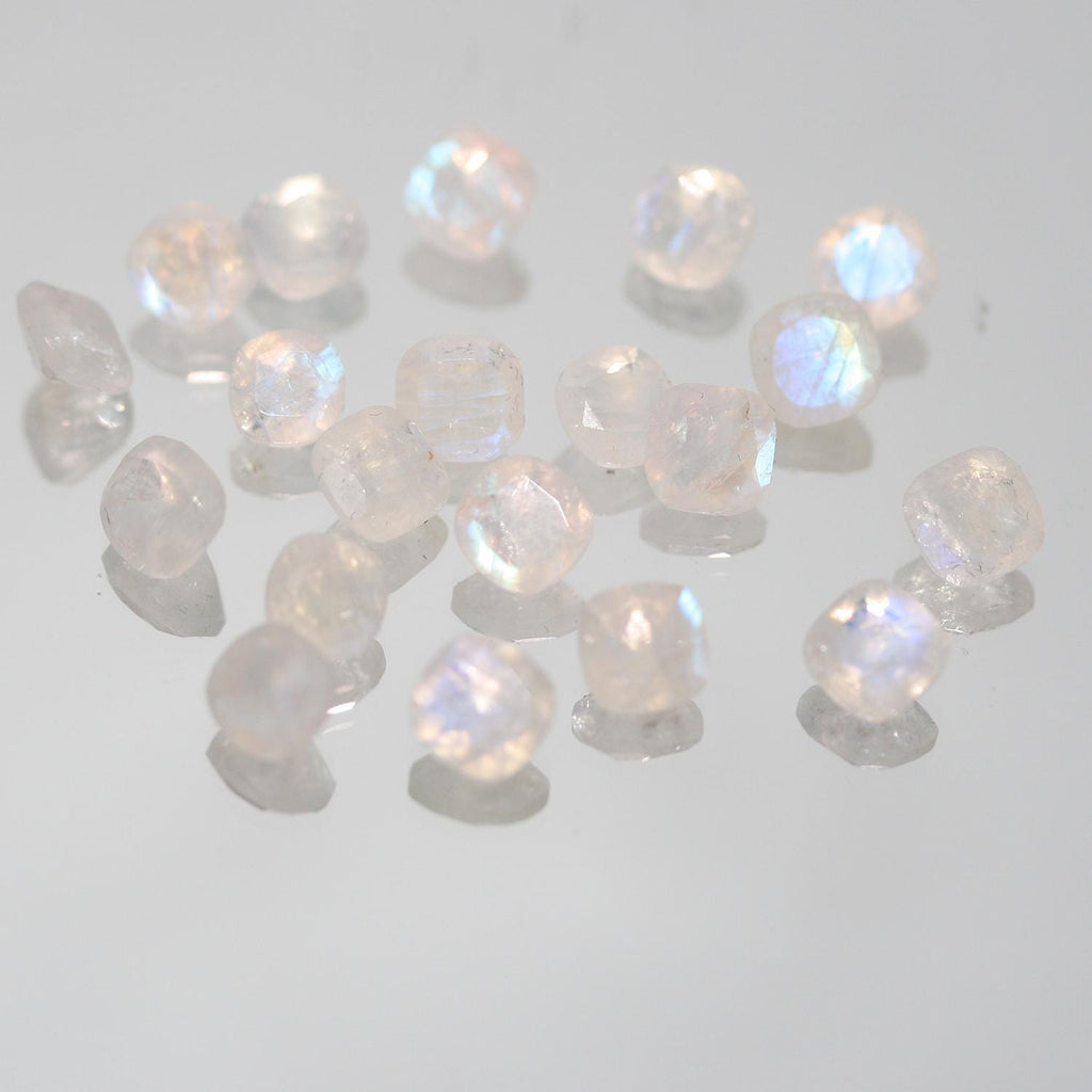 Lote de 20 piedras lunares facetadas cuadradas de 6 mm (20 uds.)