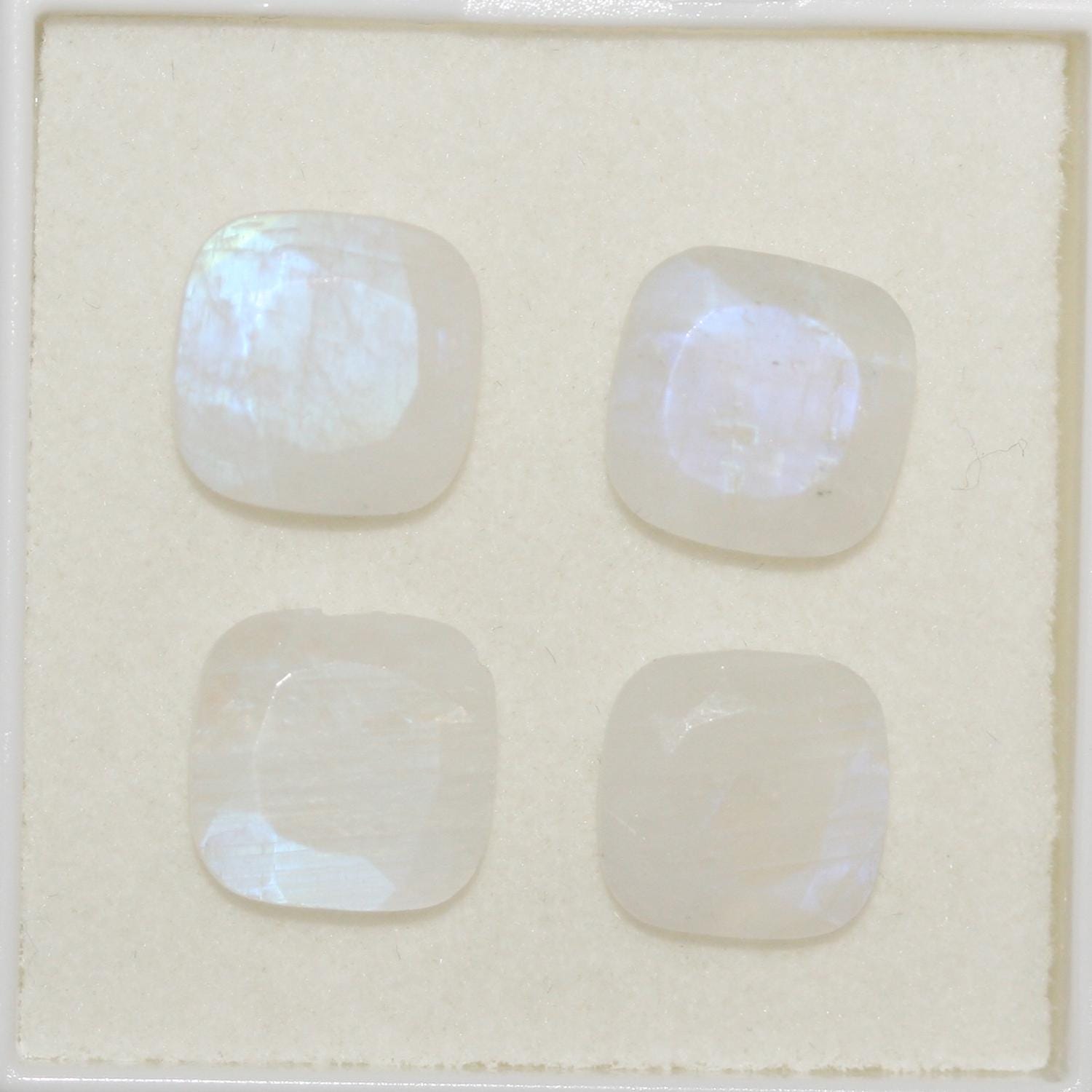 Lote de 4 piezas de piedra lunar facetada cuadrada de 10 mm. (4 piezas).