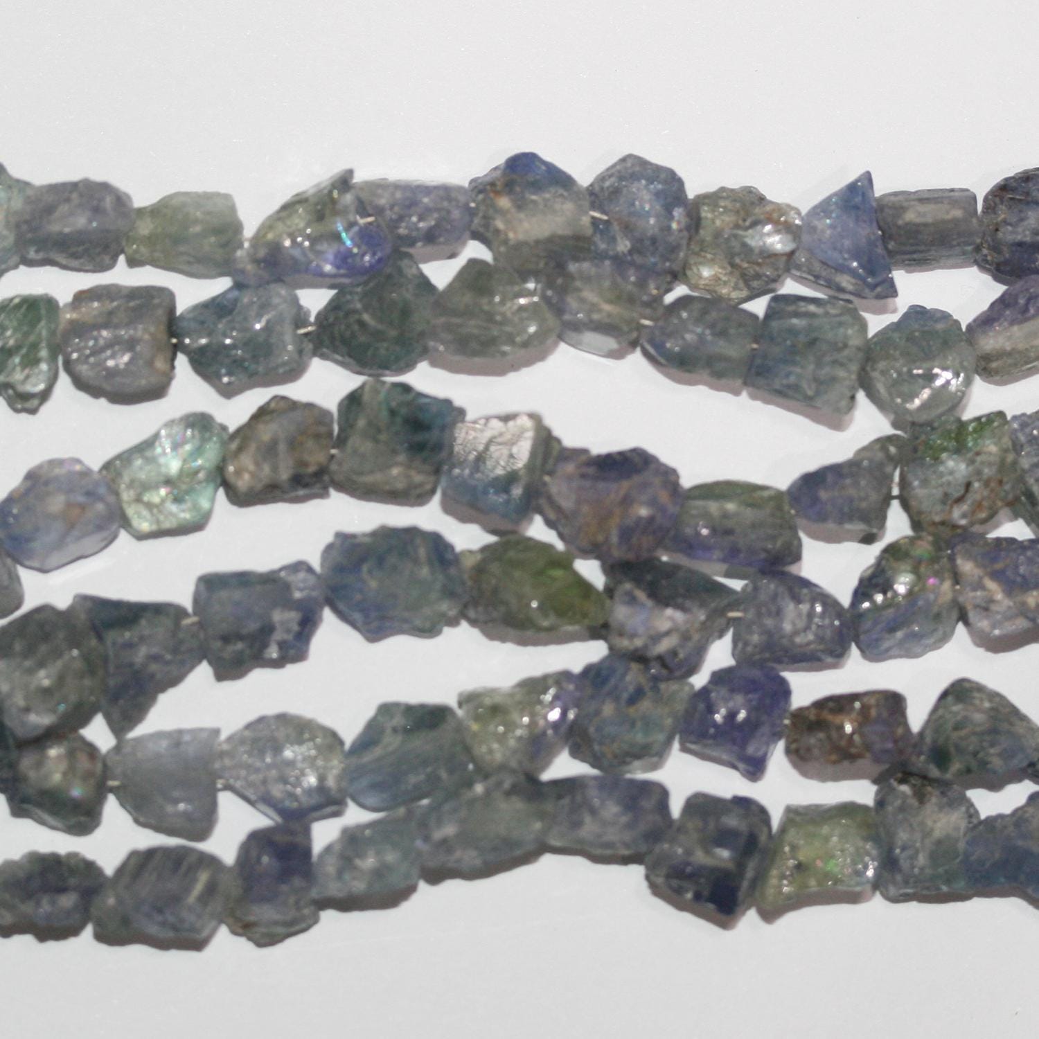 Cuentas de pepitas de tanzanita sin pulir de 16" (6-7 mm). Aprox. - Hilo de 40 cm.
