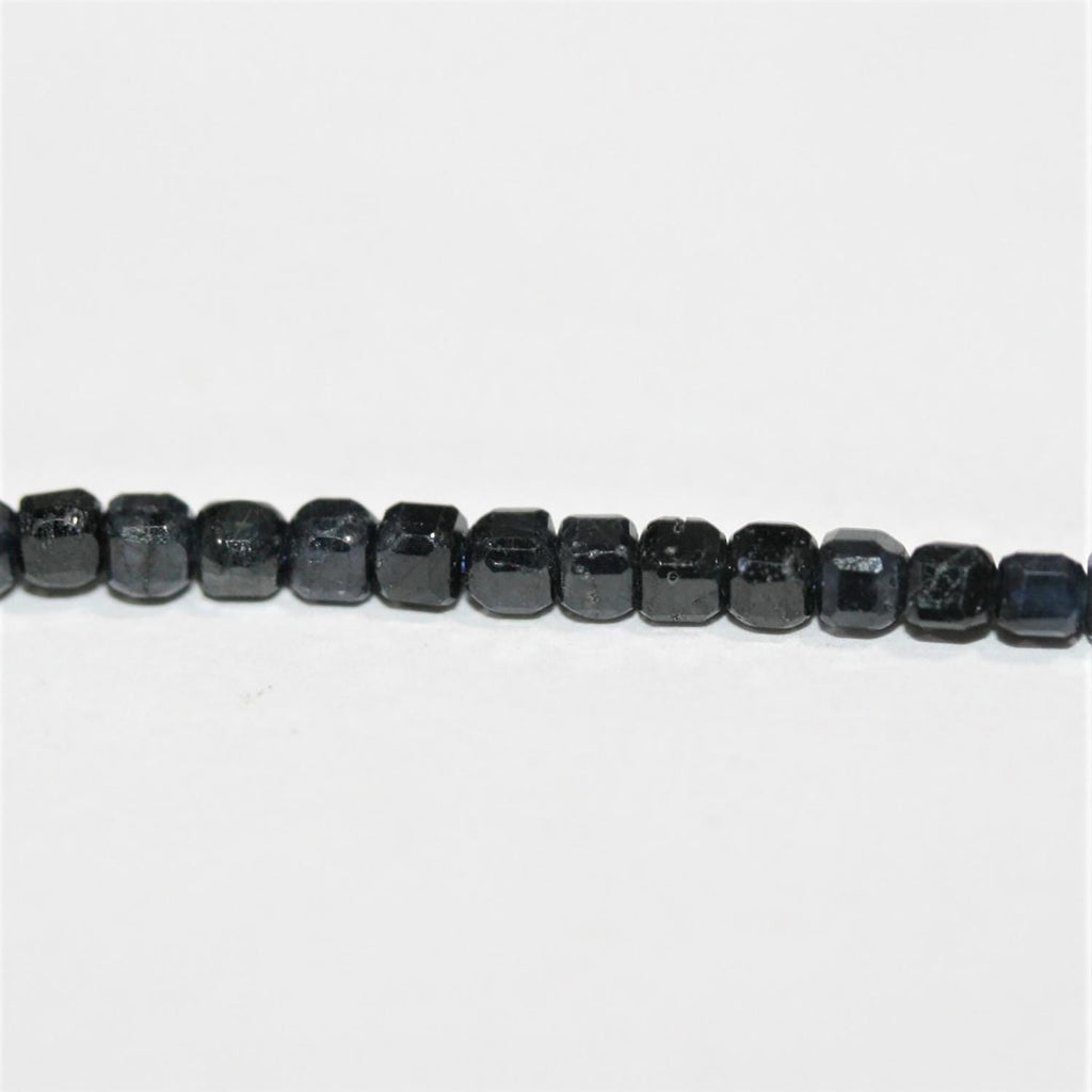 Perles cubiques à facettes en saphir bleu de 15 pouces (2 mm) - Fil de 40 cm