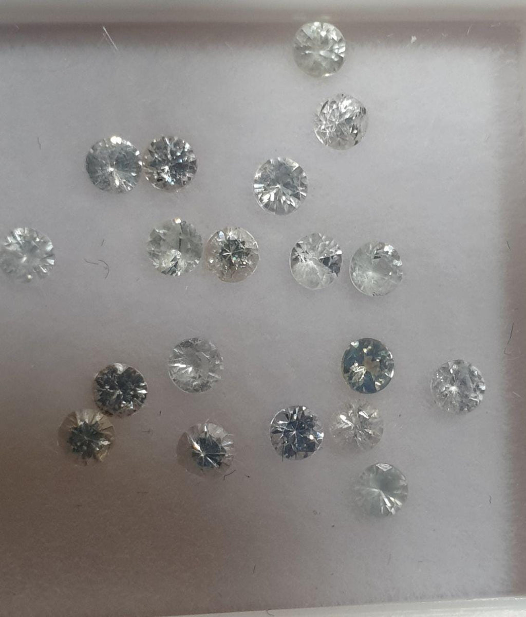 Lote de zafiros blancos redondos facetados de 2-2,2 mm. - Paquetes de piedras preciosas - Piedras sueltas al por mayor - Gemas naturales