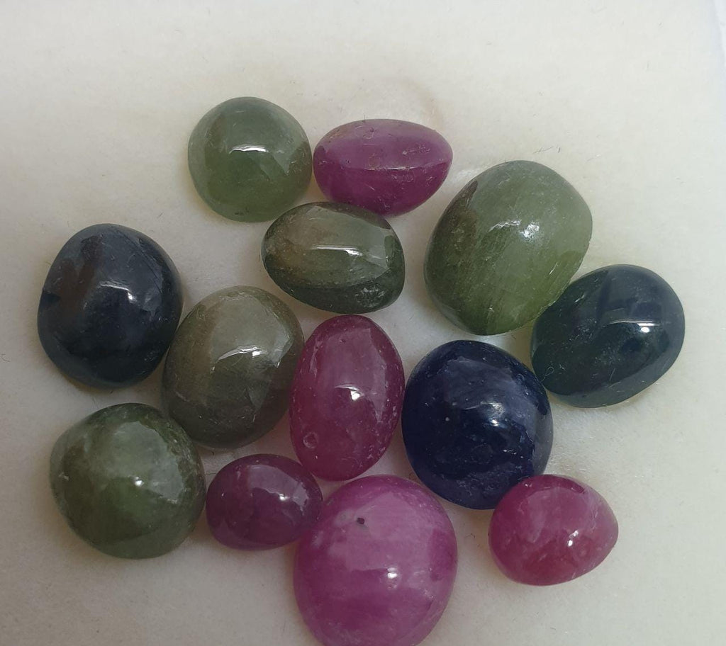 Lot important de cabochons ovales multicolores en saphir (rose, bleu, vert) - Pierres précieuses en vrac - Prix de gros - 100 carats