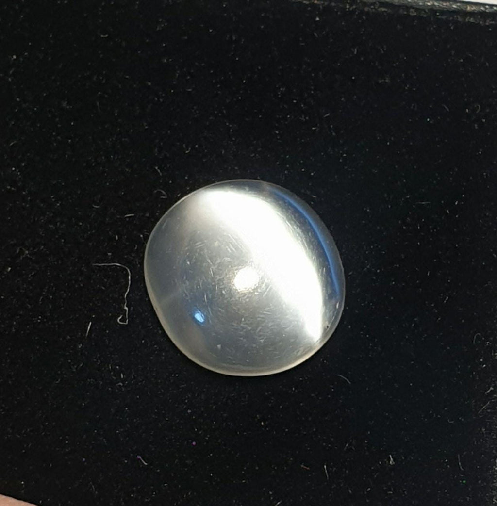 AAA One Of A Kind Cats Eye Moonstone 10x9.3mm 4.7cts  Oval Cabochon Untreated Gem- Supper Quality - Chatoyancy - Hard Gems