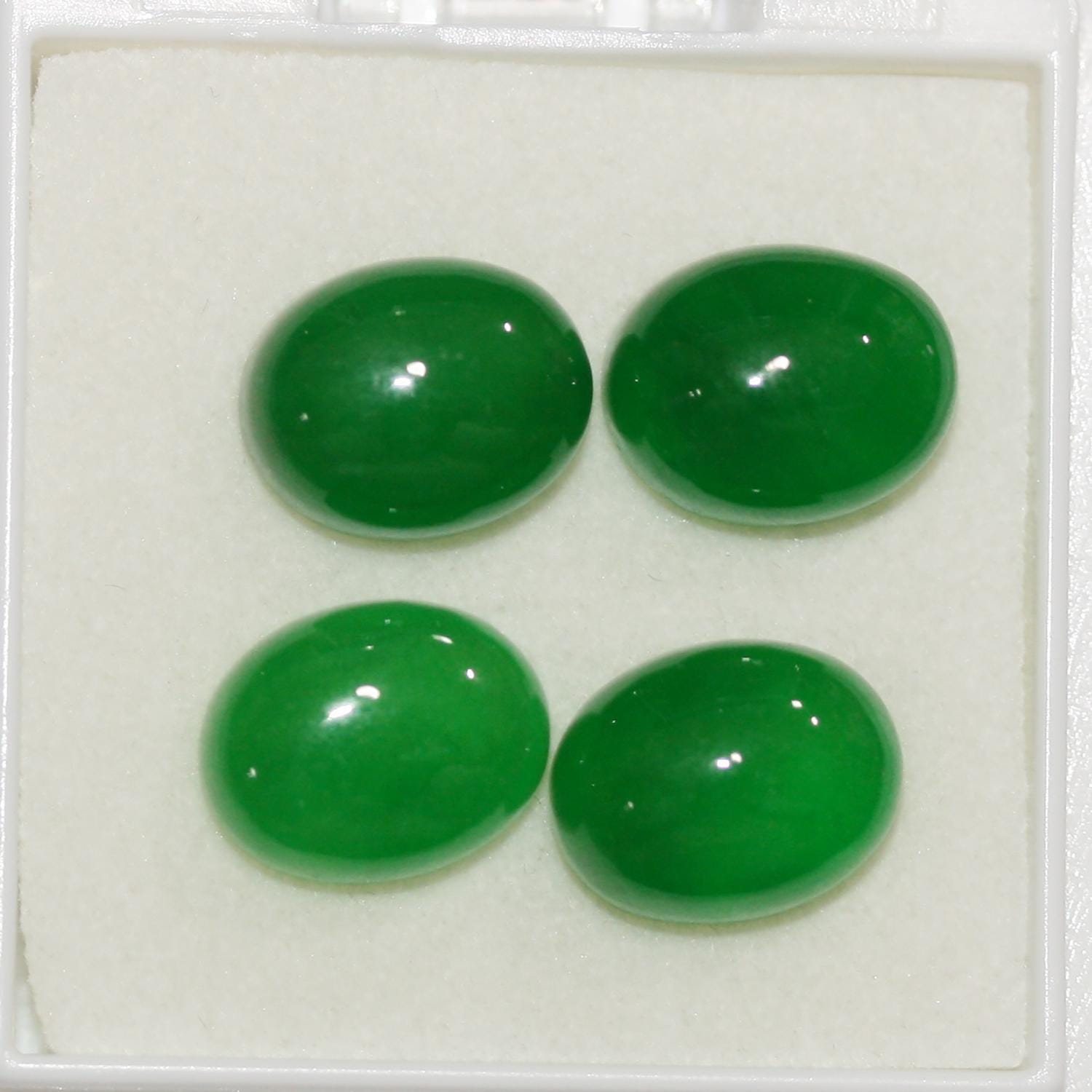 Lote de 4 cabujones ovalados de jade verde (4 unidades) de 12 x 10 mm