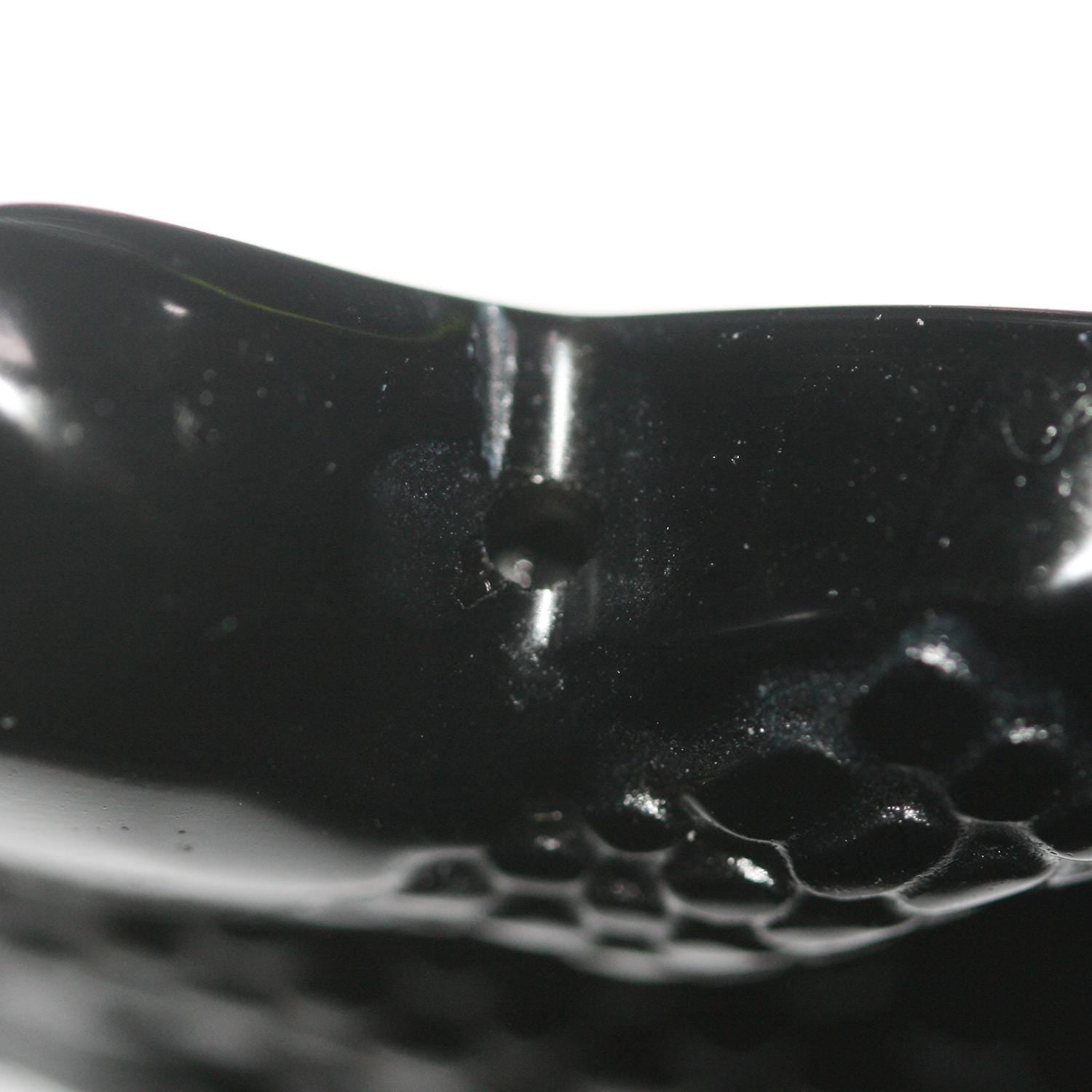 Pendentif serpent sculpté en obsidienne 50x34mm.