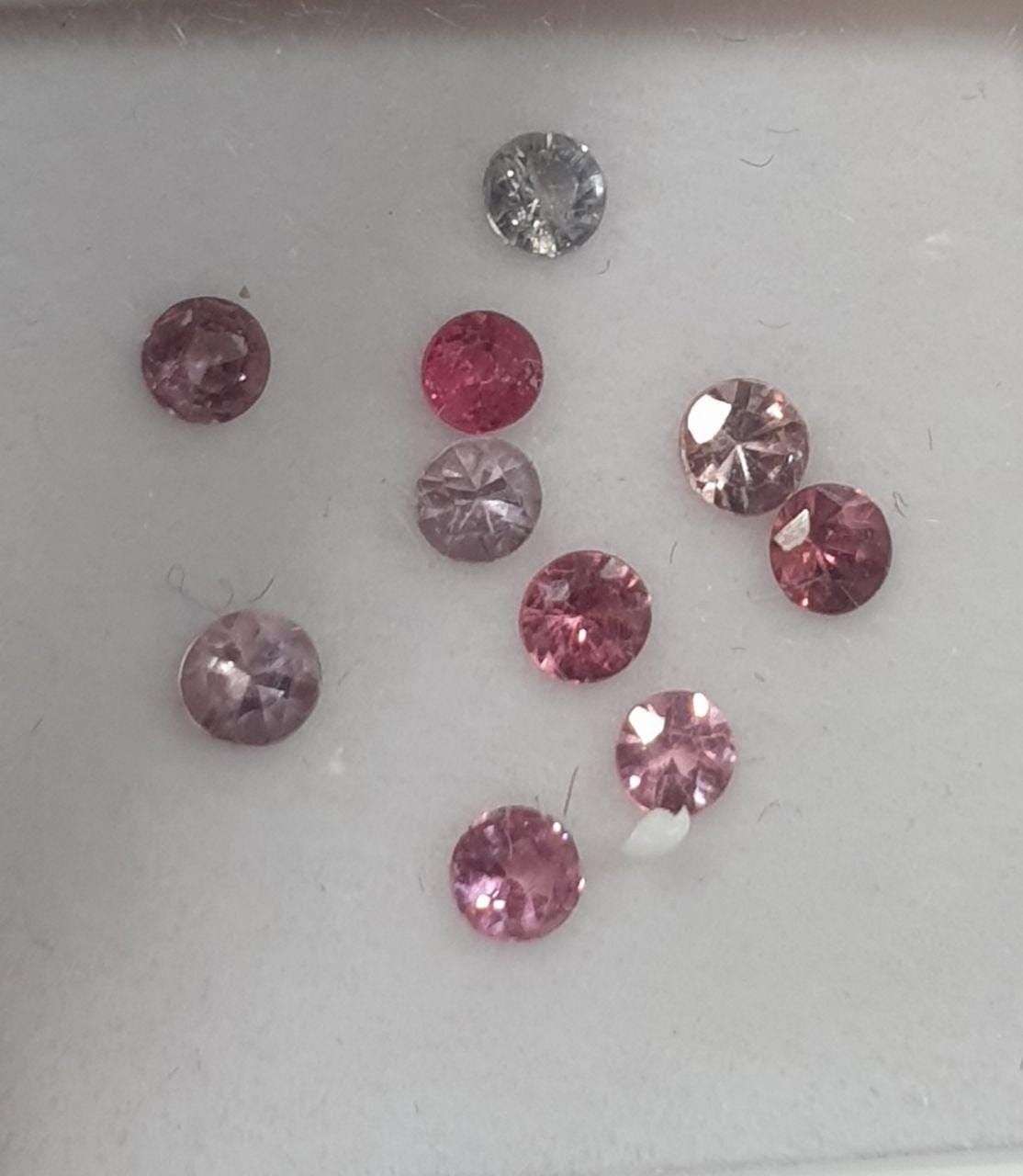 Lot de spinelles multicolores à facettes rondes de 2,5 mm (10 pièces)