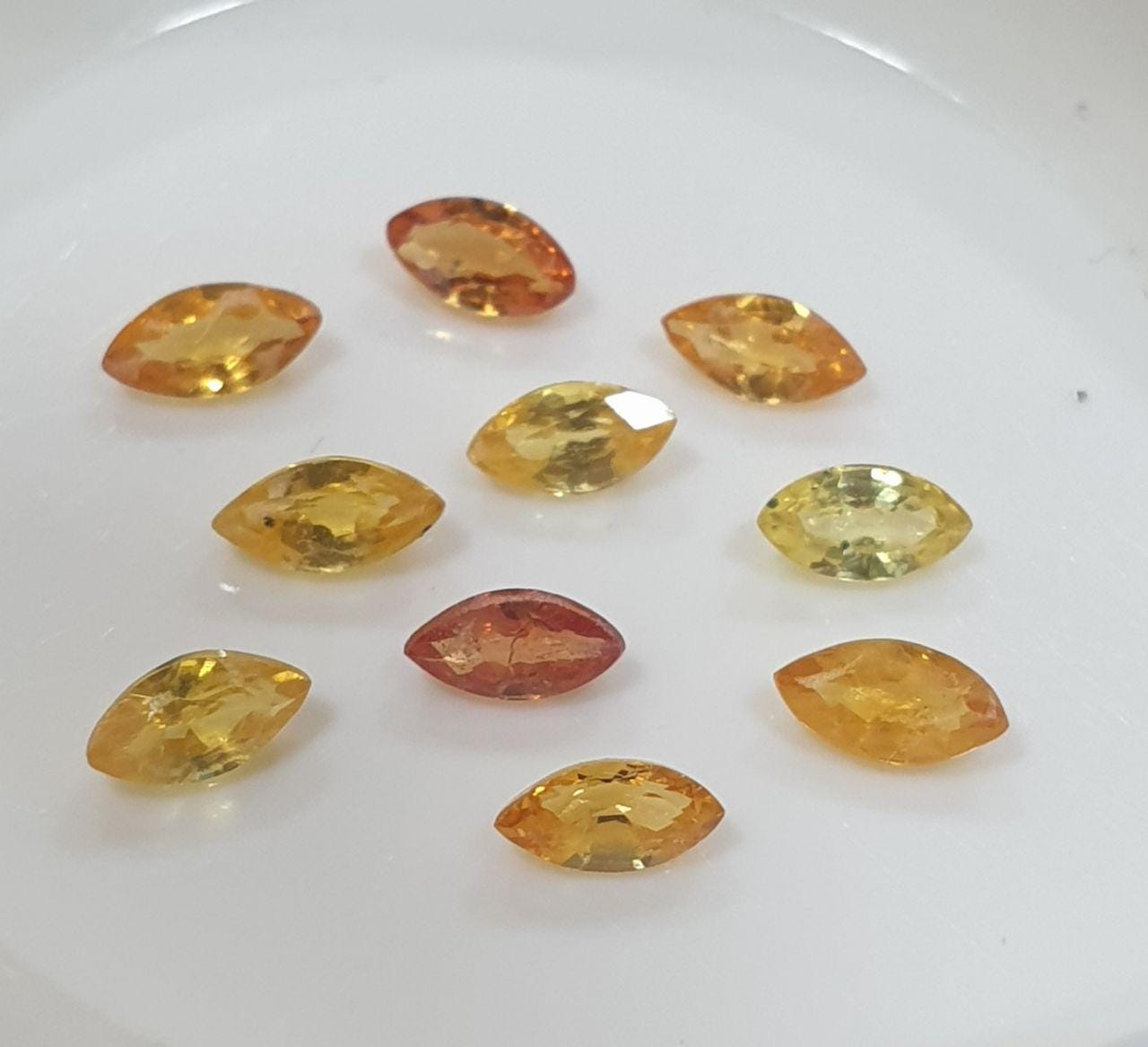 Lot de saphirs naturels de couleur jaune orangé, taille marquise 4x2 mm - Pierres précieuses en gros - Pierres naturelles pour la joaillerie