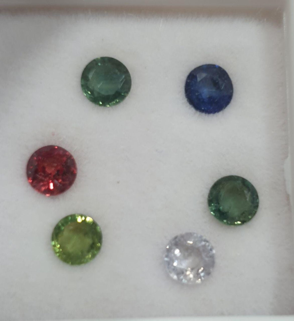 Lote de 6 zafiros multicolores calibrados de corte brillante redondo, zafiros verdes y morados de 3,6-3,7 mm - Genuinos - Lote al por mayor