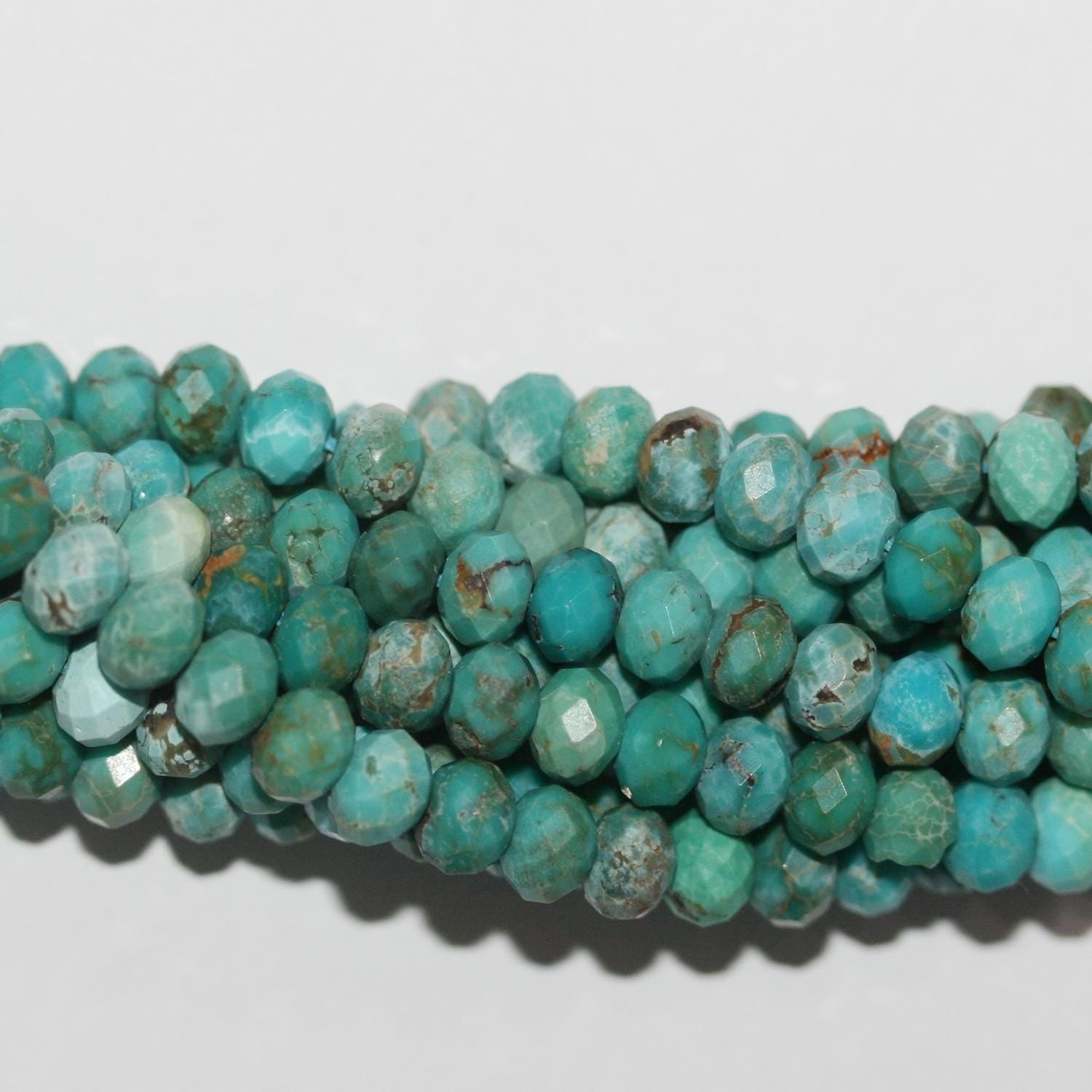 Perles rondelles à facettes en turquoise St de 15 pouces, 6 x 4 mm. - Fil de 39 cm.