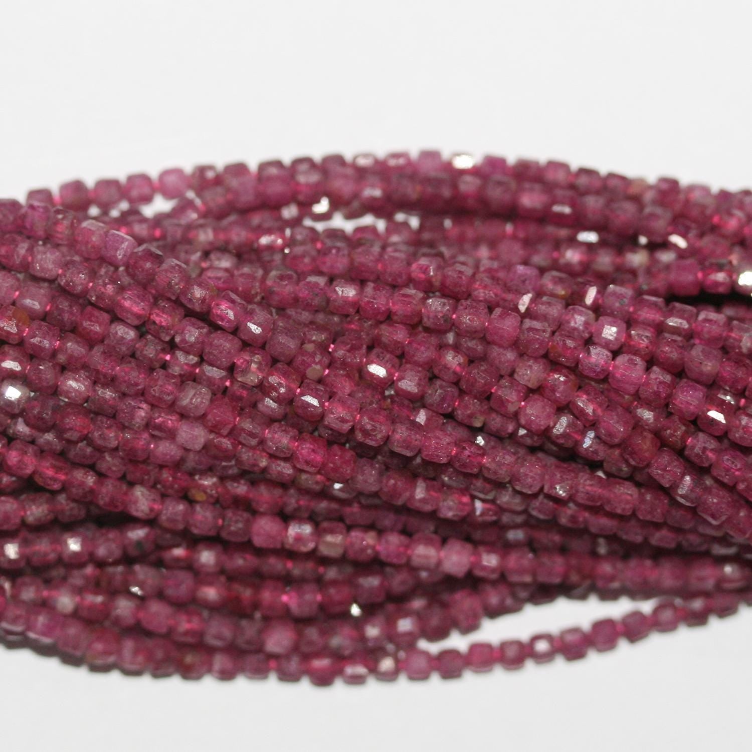 Perles cubiques à facettes en rubis St de 15 pouces, 2 mm, brin de 39 cm.