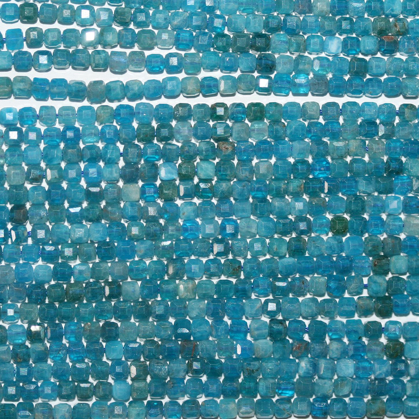 15" St Perles cubiques à facettes en apatite bleue 3 mm.-Rig 39 cm.