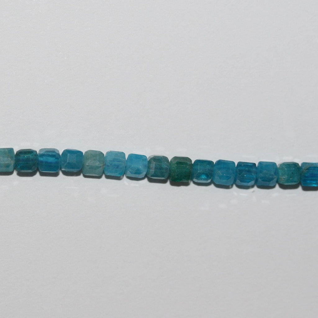 15" St Perles cubiques à facettes en apatite bleue 3 mm.-Rig 39 cm.