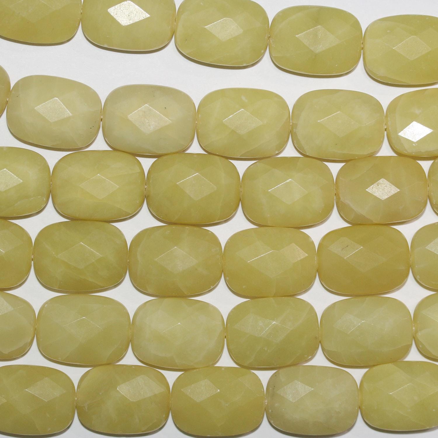 Perles rectangulaires à facettes en jade vert St, 16 pouces (20 x 15 mm) - Fil de 40 cm