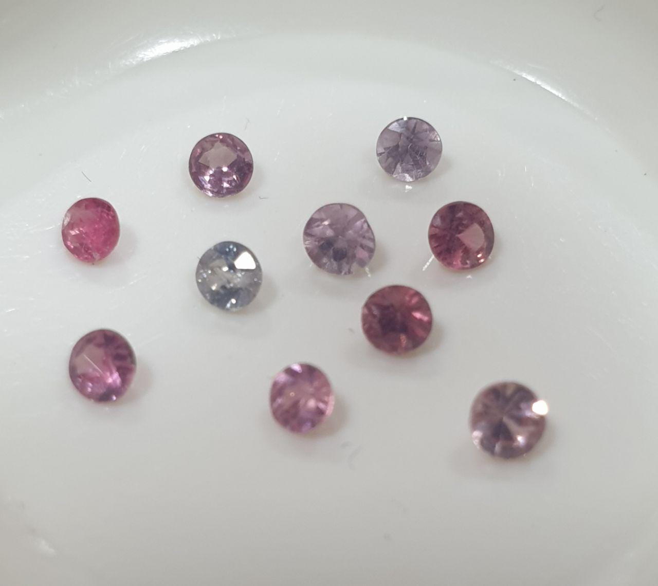 Lot de spinelles multicolores à facettes rondes de 2,5 mm (10 pièces)