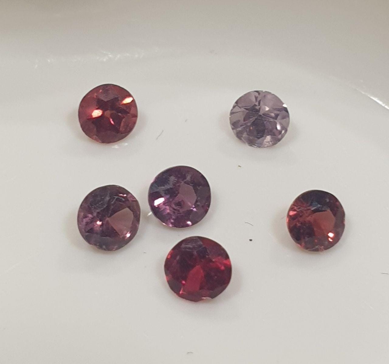 Lot de spinelles multicolores à facettes rondes de 3,5 mm (6 pièces) - Pierres précieuses en vrac - Prix de gros - Gemmes naturelles