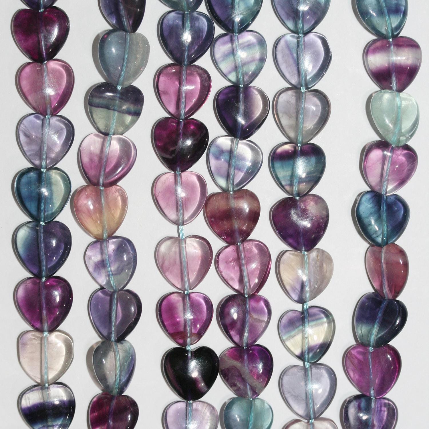 Perles en forme de cœur lisses en fluorite St de 15 pouces, 12-13 mm environ. - Fil de 39 cm environ.