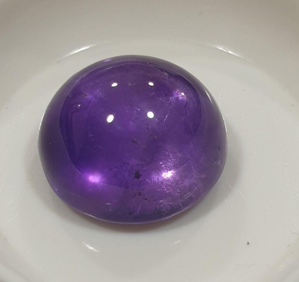 Cabochon rond d'améthyste de 15 mm (13,85 ct). Améthyste africaine.