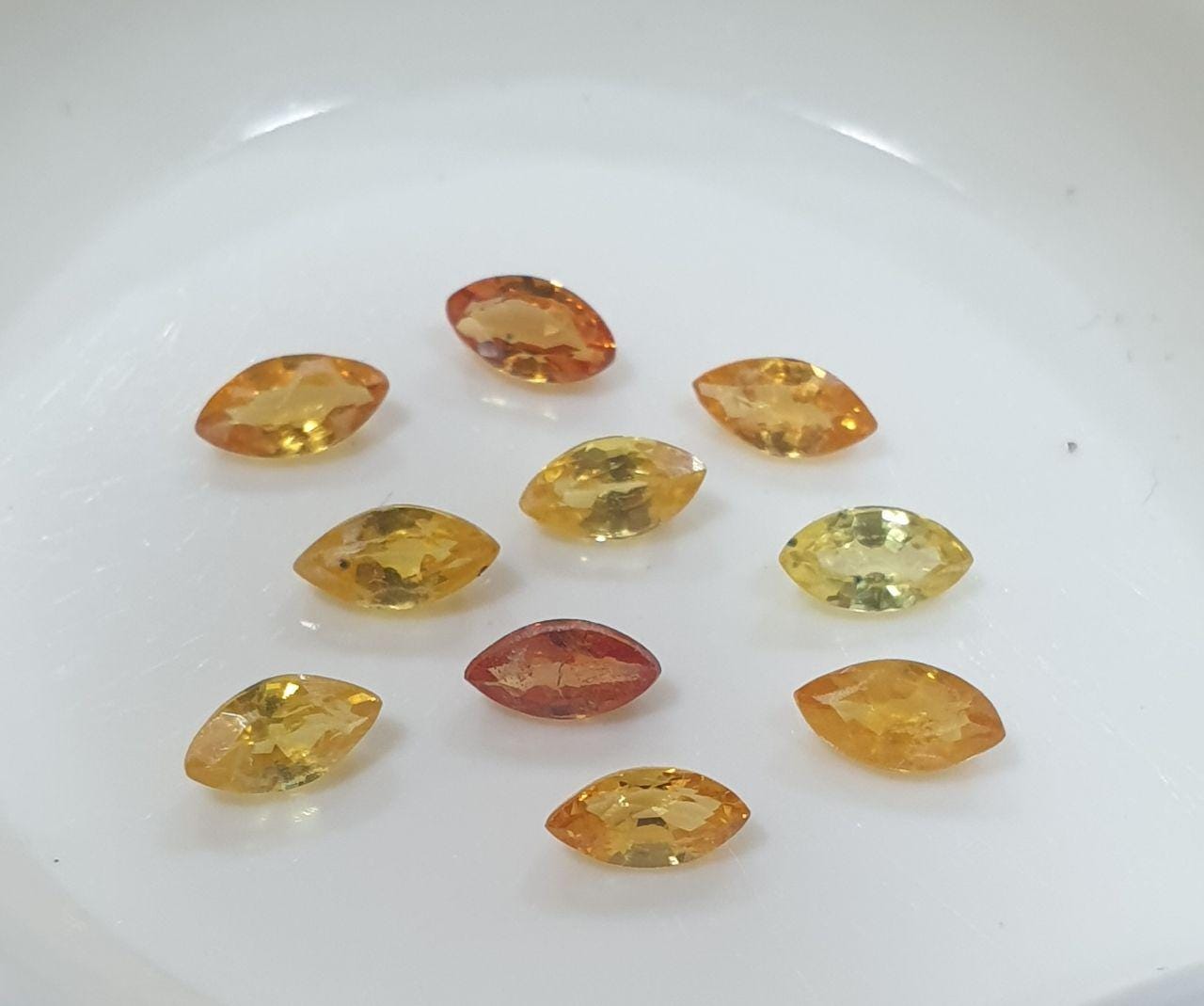 Lot de saphirs naturels de couleur jaune orangé, taille marquise 4x2 mm - Pierres précieuses en gros - Pierres naturelles pour la joaillerie