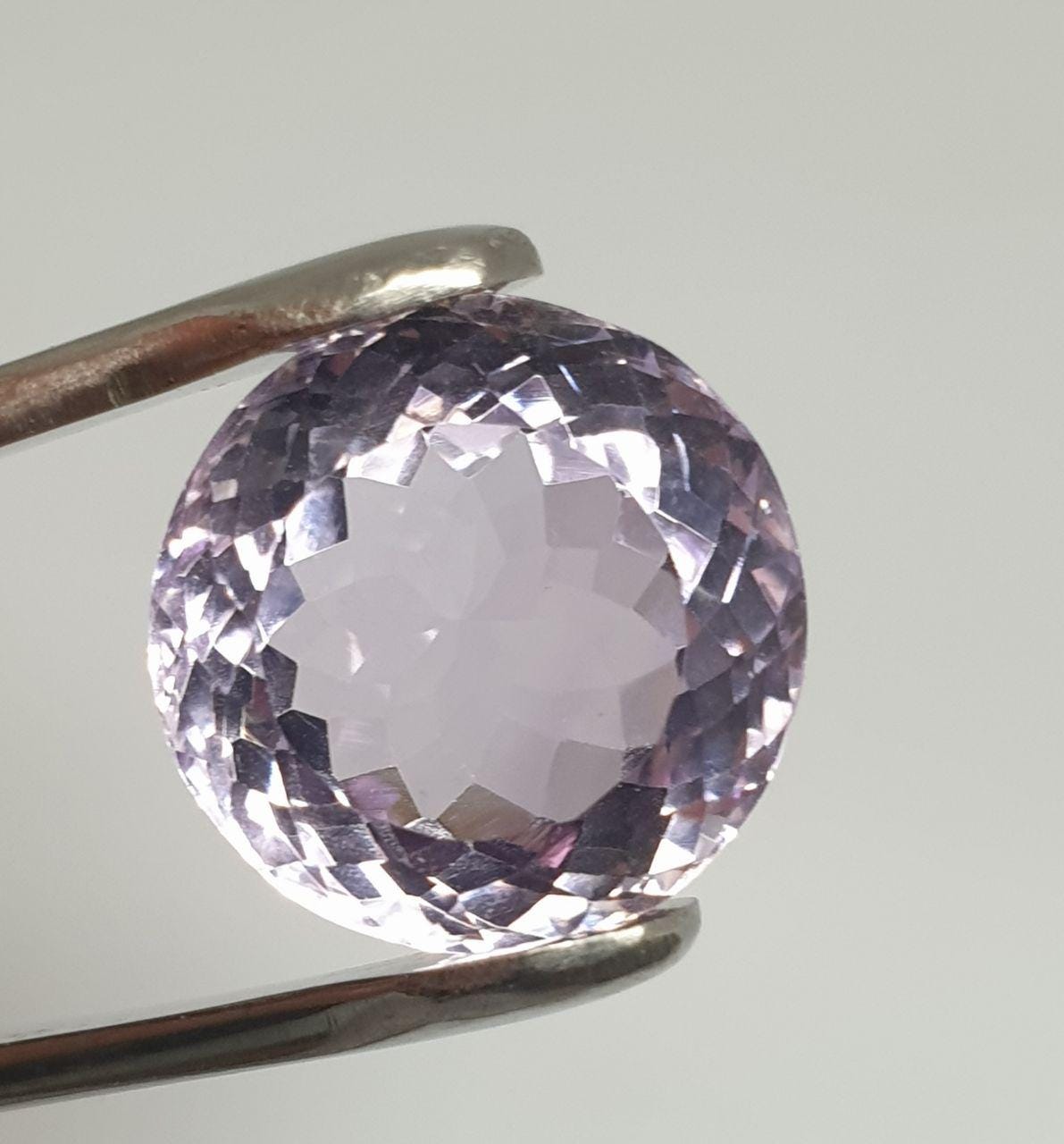 Amatista rosa lavanda AAA única, talla redonda facetada de 16 mm - Piedra tallada (15,5 ct.) - Piedra natural