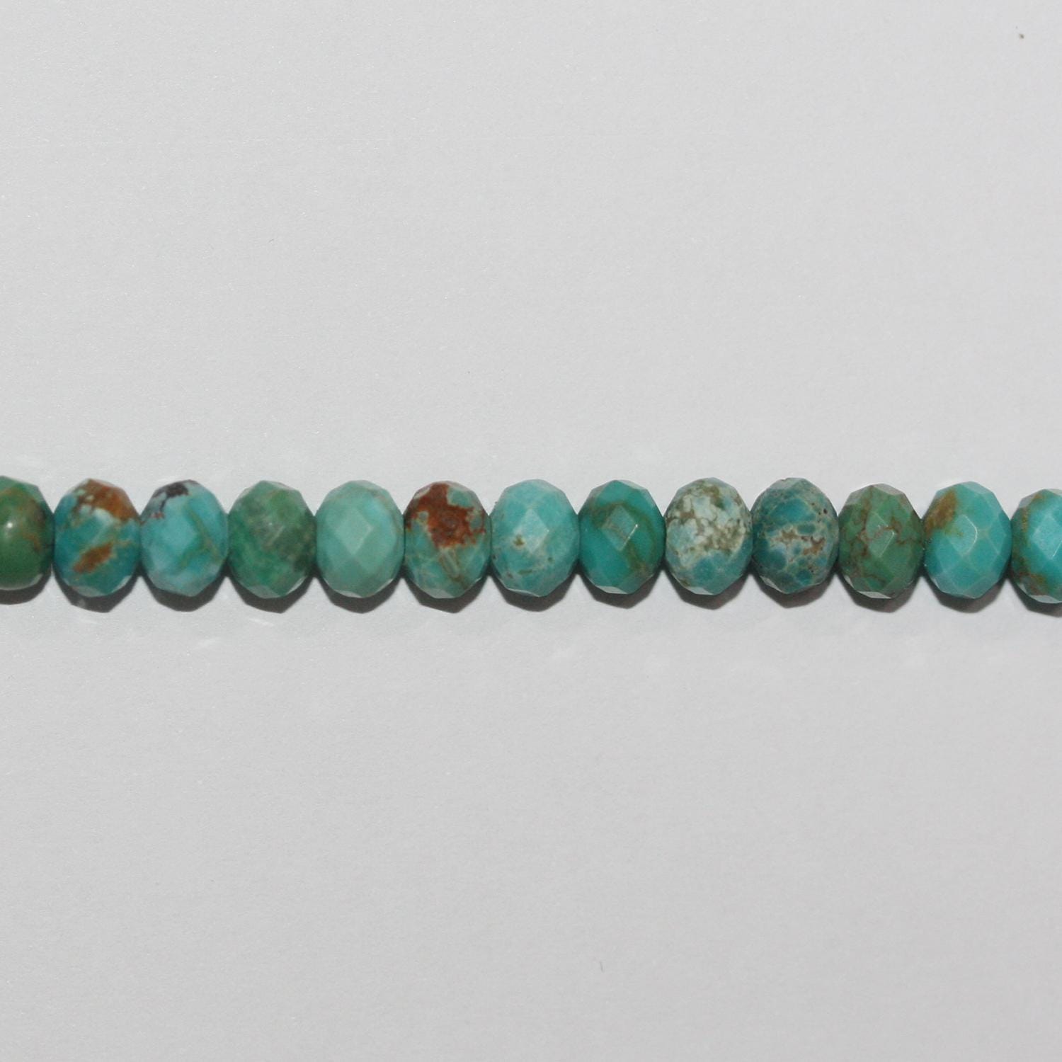Perles rondelles à facettes en turquoise St de 15 pouces, 6 x 4 mm. - Fil de 39 cm.