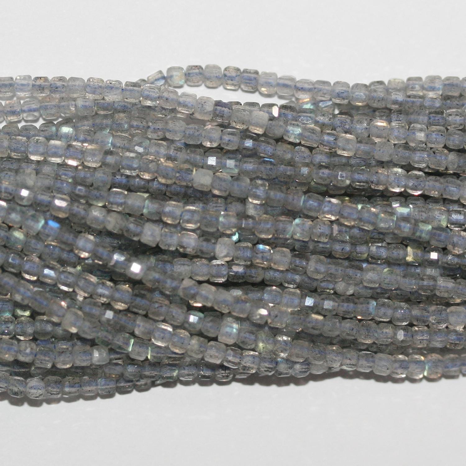 Perles cubiques à facettes en Labradorite de 15 pouces, 2 mm, brin de 39 cm.