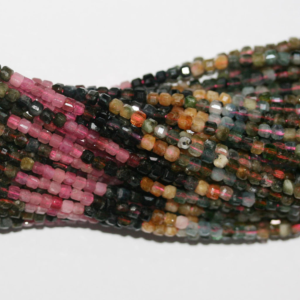 Perles cubiques à facettes en tourmaline St de 15 pouces, 2,5 mm - Fil de 39 cm.