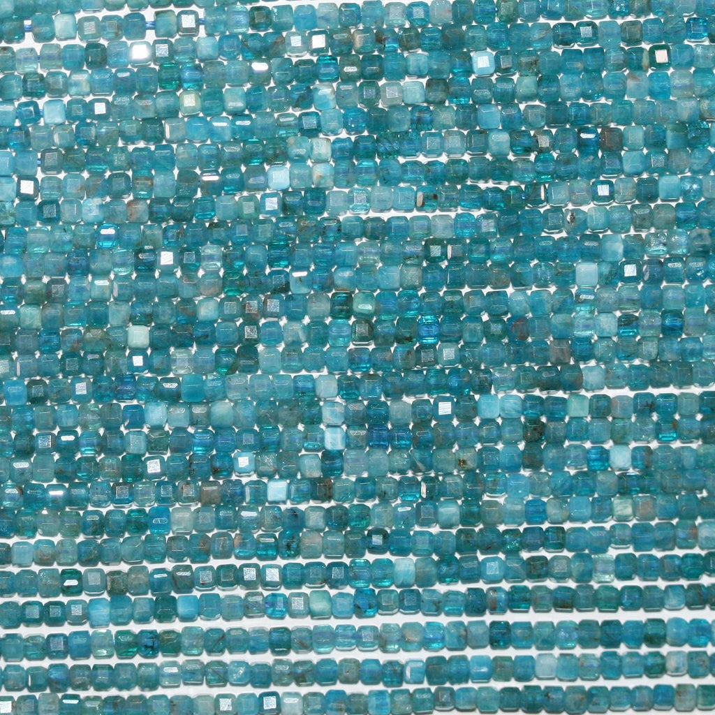Perles cubiques à facettes en apatite bleue St de 15 pouces, 2 mm, brin de 39 cm.