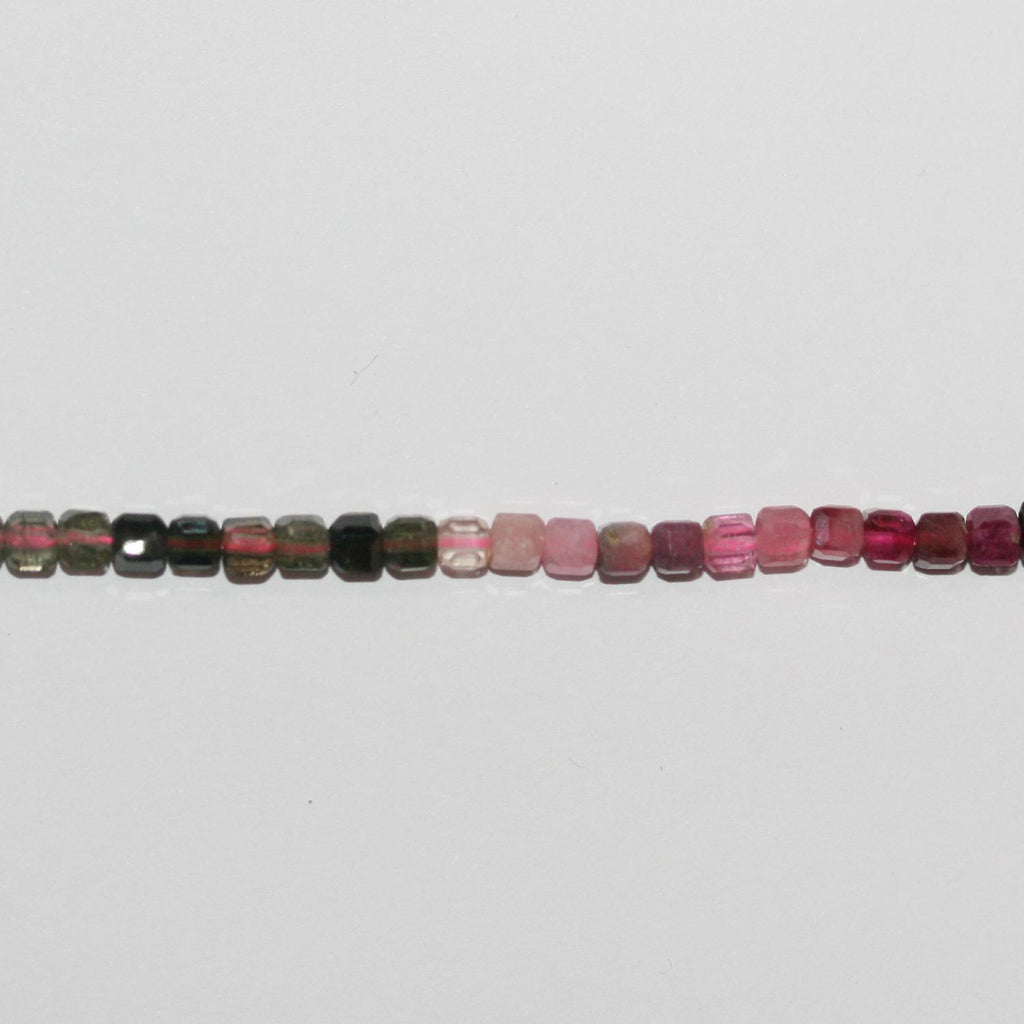 Perles cubiques à facettes en tourmaline St de 15 pouces, 3 mm - Fil de 39 cm.