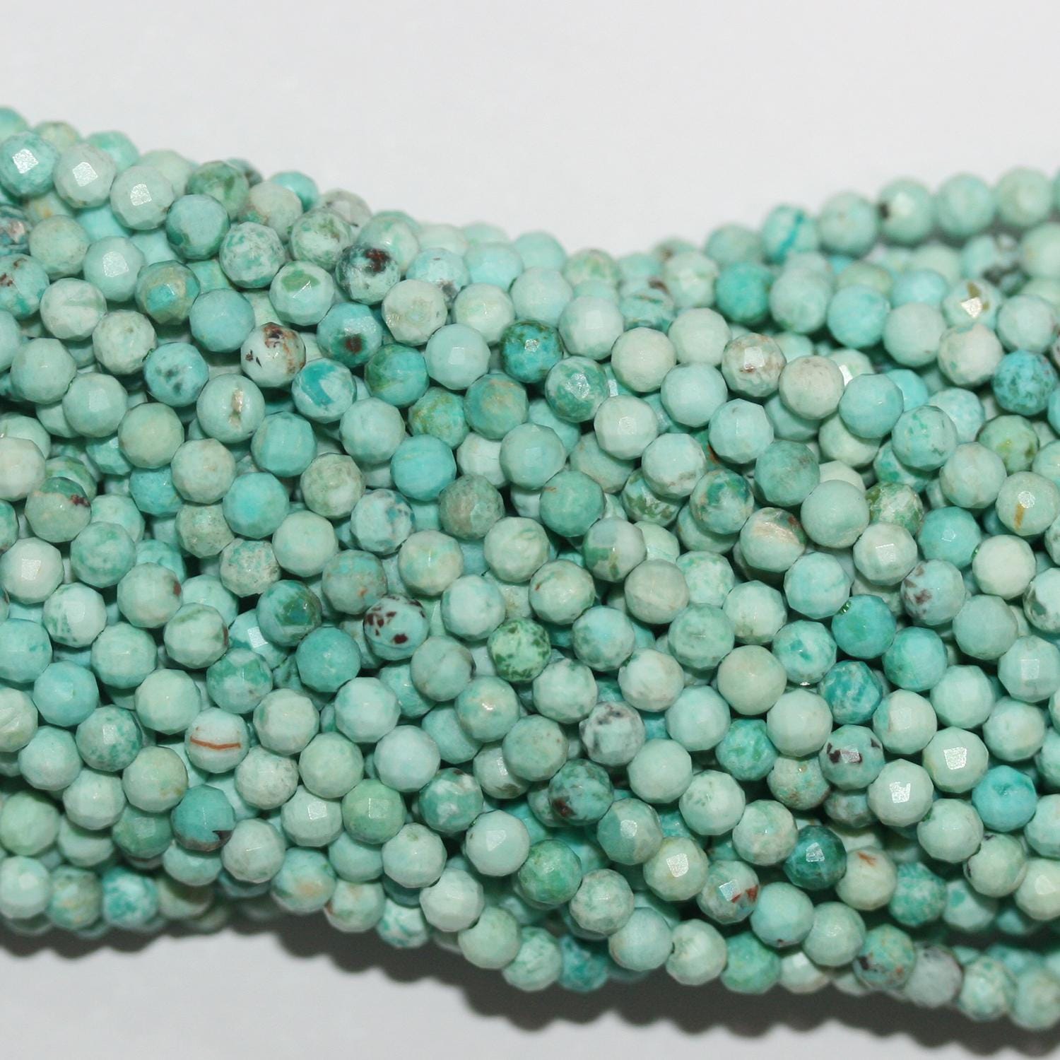 15" perles rondes à facettes en turquoise péruvienne, 3 mm. - Fil. 39 cm.