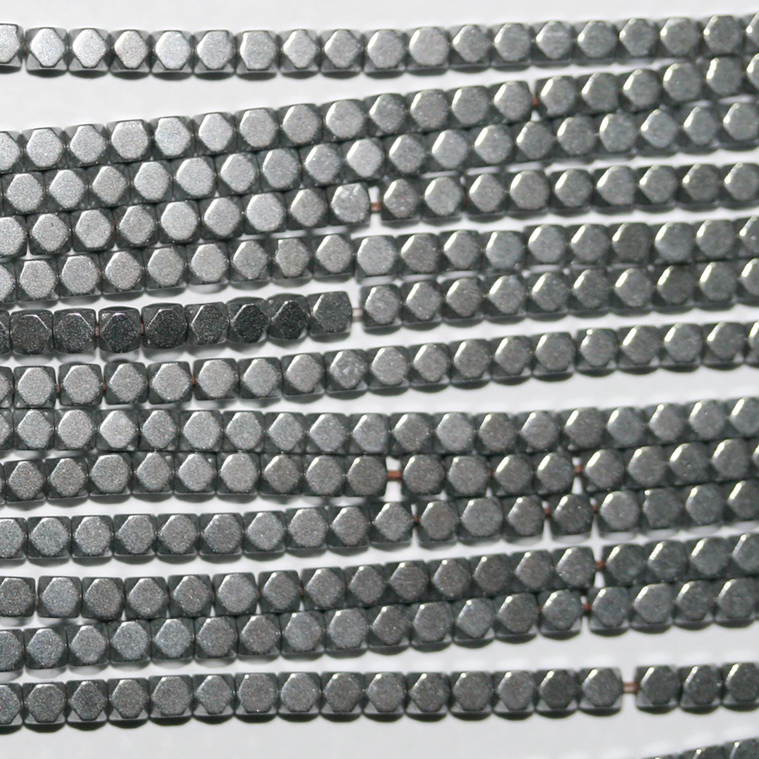 16" St Silver Hematite Faceted Cube Beads 2mm.-Strand 40cm - Hard Gems