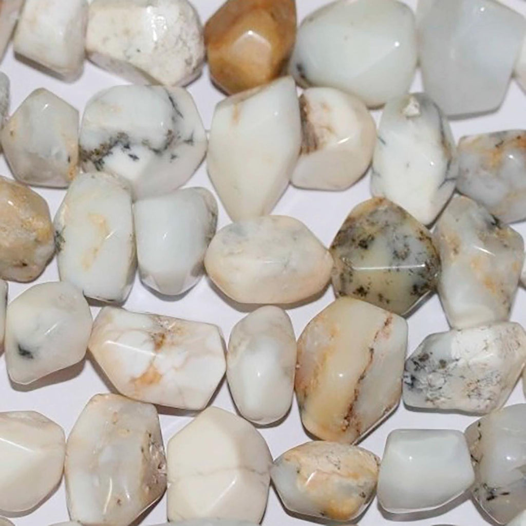 Perles de pépites d'opale blanche facettées, 15 pouces (20 x 16 mm). Longueur du fil : environ 39 cm.