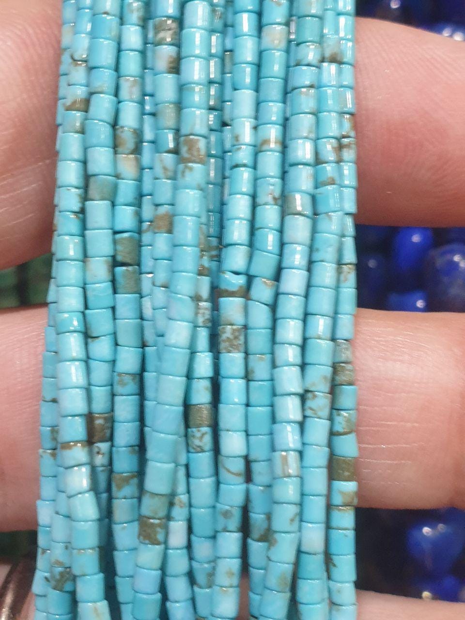 Perles tubulaires lisses turquoise St de 15 pouces (38 cm), 2 mm de diamètre, longueur 39 cm.