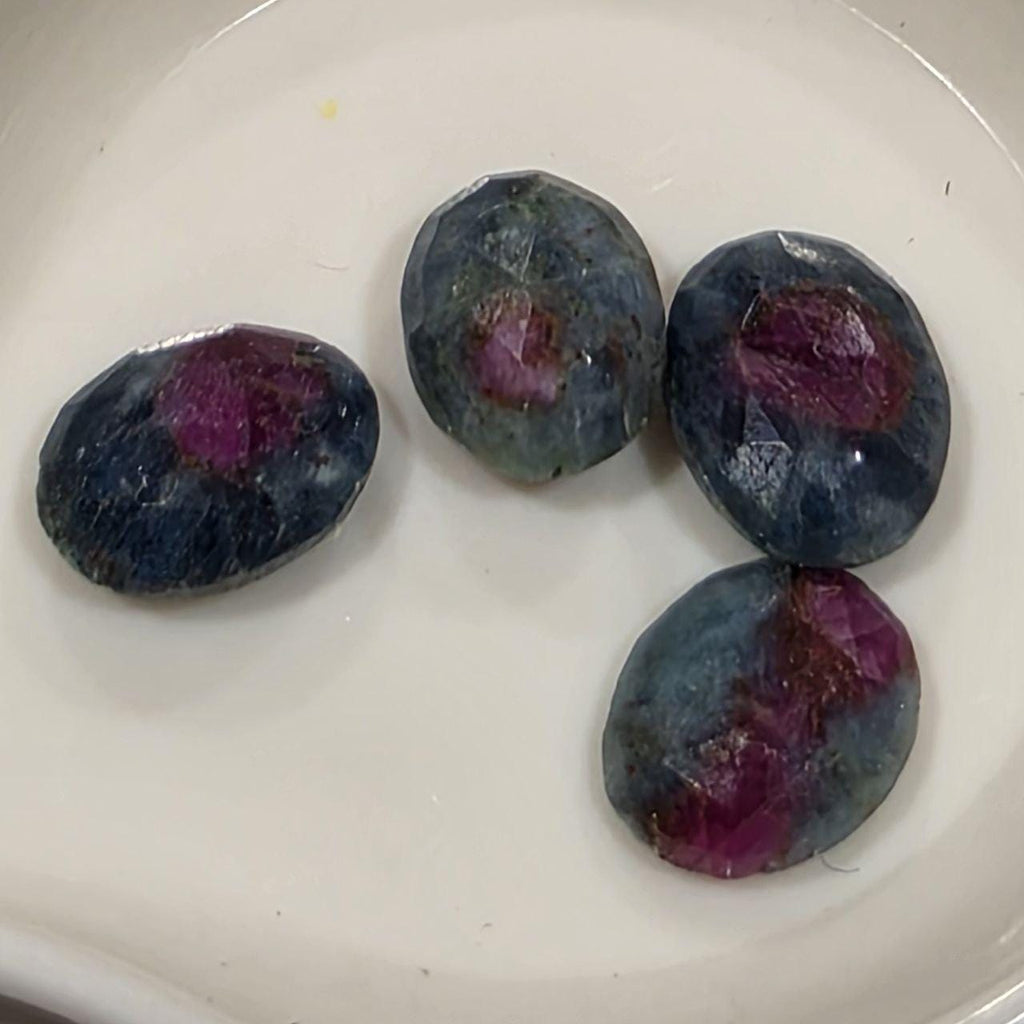 Lote de 4 cabujones ovalados facetados de zoisita rubí azul, extraídos en Tanzania, piedra natural.