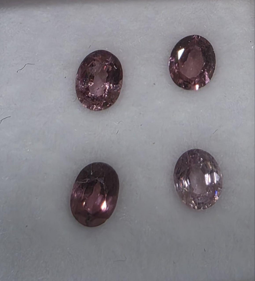 Lote de 4 granates facetados redondos que cambian de color, 4,5 x 3,5 mm. - Paquetes de piedras preciosas - Piedras sueltas al por mayor