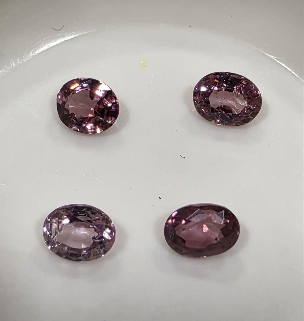 Lote de 4 granates facetados redondos que cambian de color, 4,5 x 3,5 mm. - Paquetes de piedras preciosas - Piedras sueltas al por mayor