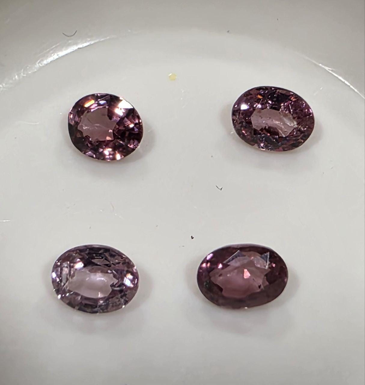 Lote de 4 granates facetados redondos que cambian de color, 4,5 x 3,5 mm. - Paquetes de piedras preciosas - Piedras sueltas al por mayor