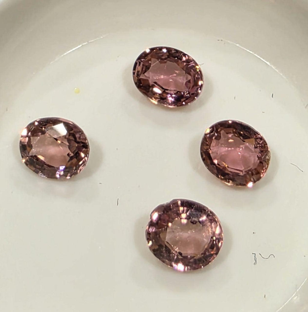 Lote de turmalina rosa facetada ovalada de 5-5-6 x 4,8 mm (4 piezas) - Paquetes de piedras preciosas - Piedras sueltas al por mayor - Gemas naturales