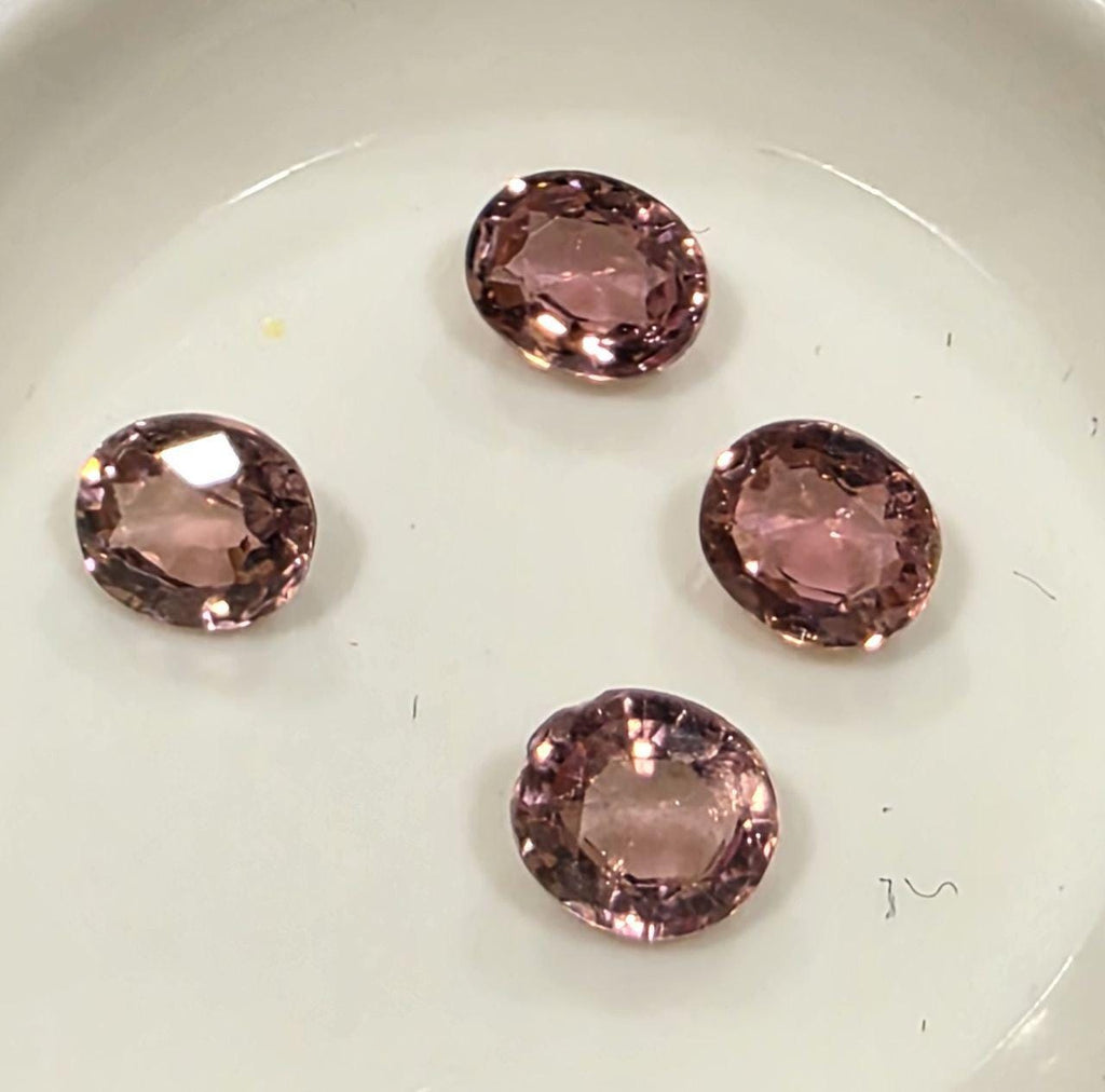 Lote de turmalina rosa facetada ovalada de 5-5-6 x 4,8 mm (4 piezas) - Paquetes de piedras preciosas - Piedras sueltas al por mayor - Gemas naturales