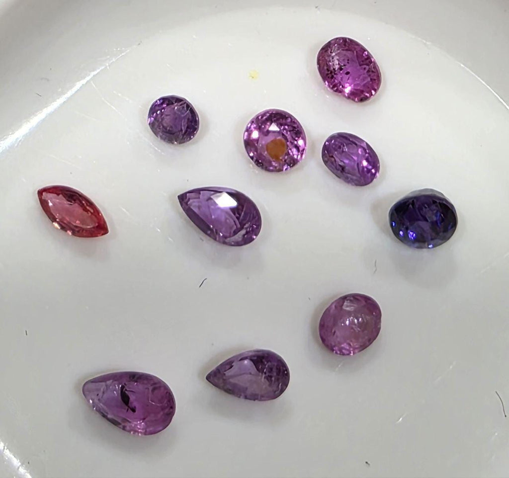 Lote de zafiros morados y rosados ​​mixtos - Varios tamaños y formas: ovalados, redondos, en forma de pera - Gemas al por mayor - Piedras naturales para joyería