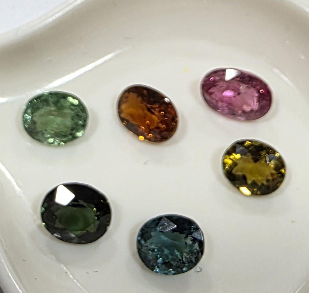 Lote de turmalina multicolor facetada ovalada de 6-7 x 5 mm aprox. (6 piezas) - Paquetes de piedras preciosas - Piedras sueltas al por mayor - Gemas naturales