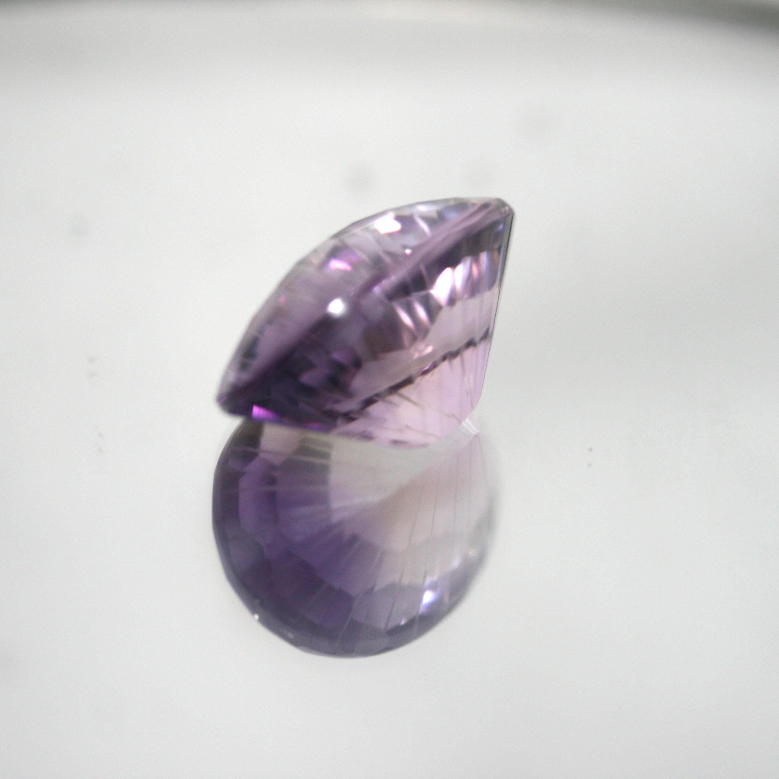 Amatista AAA única en su tipo, talla elegante ovalada, 23,5 x 17 mm. - Piedra tallada - (25,63 ct.) - Piedra natural