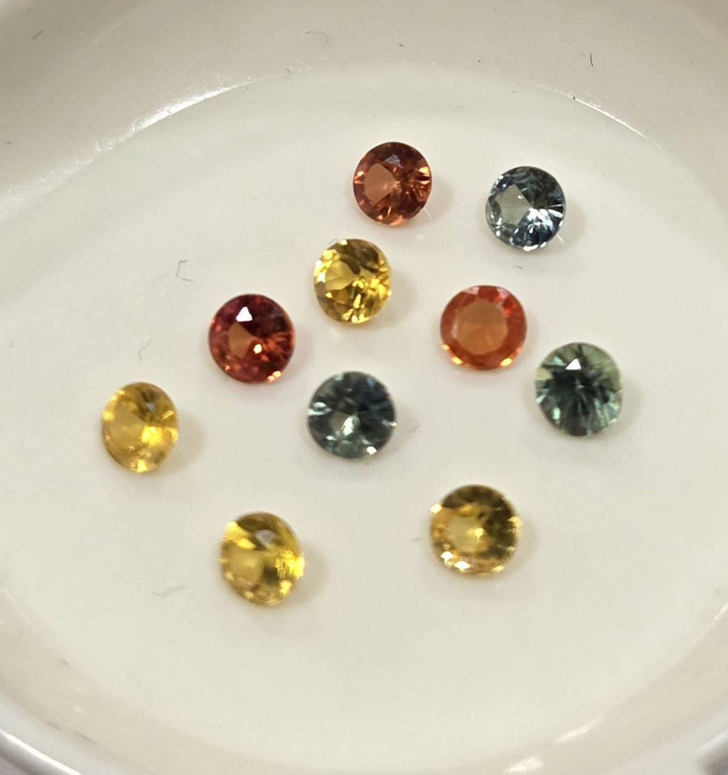 Lot de 10 saphirs multicolores facettés ronds de 3 mm. (10 pièces)