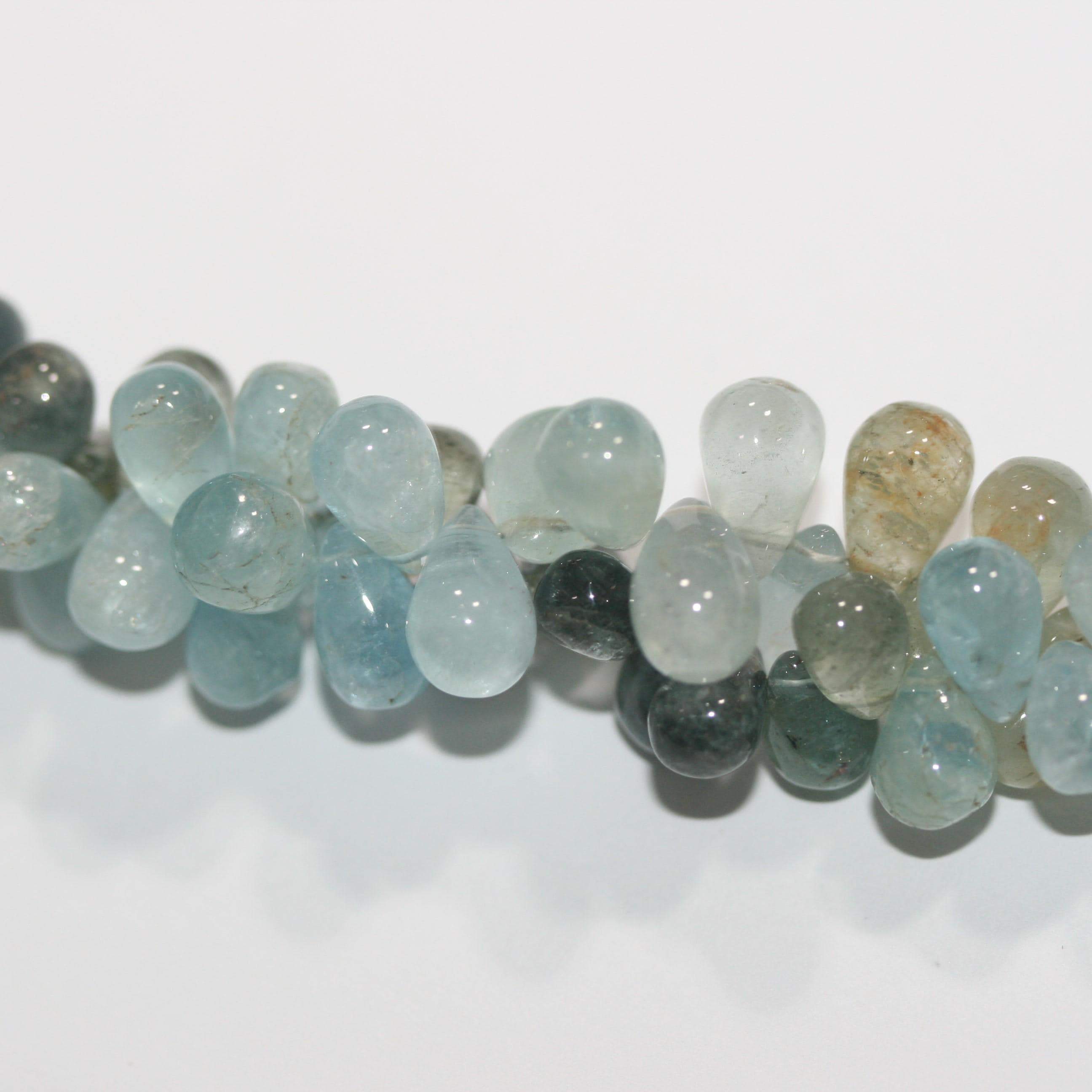 Cuentas lisas de aguamarina de 8" de largo, 10 x 7 mm. Aprox. - Hilo de 20 cm.