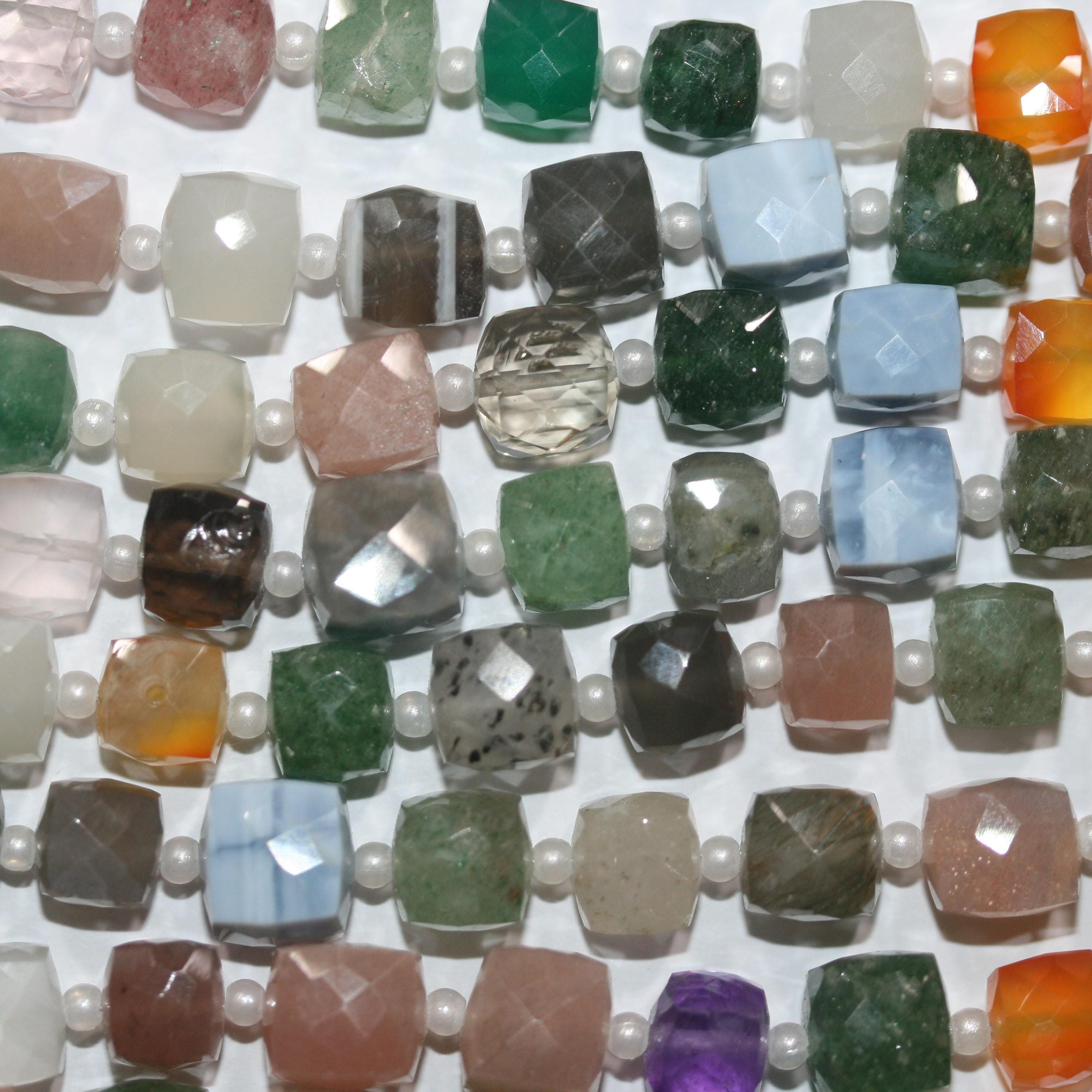 Perles cubiques à facettes en pierre multiple de 20 cm (8 pouces), 7-8 mm environ. Longueur du fil : 20 cm. Réf. 15005