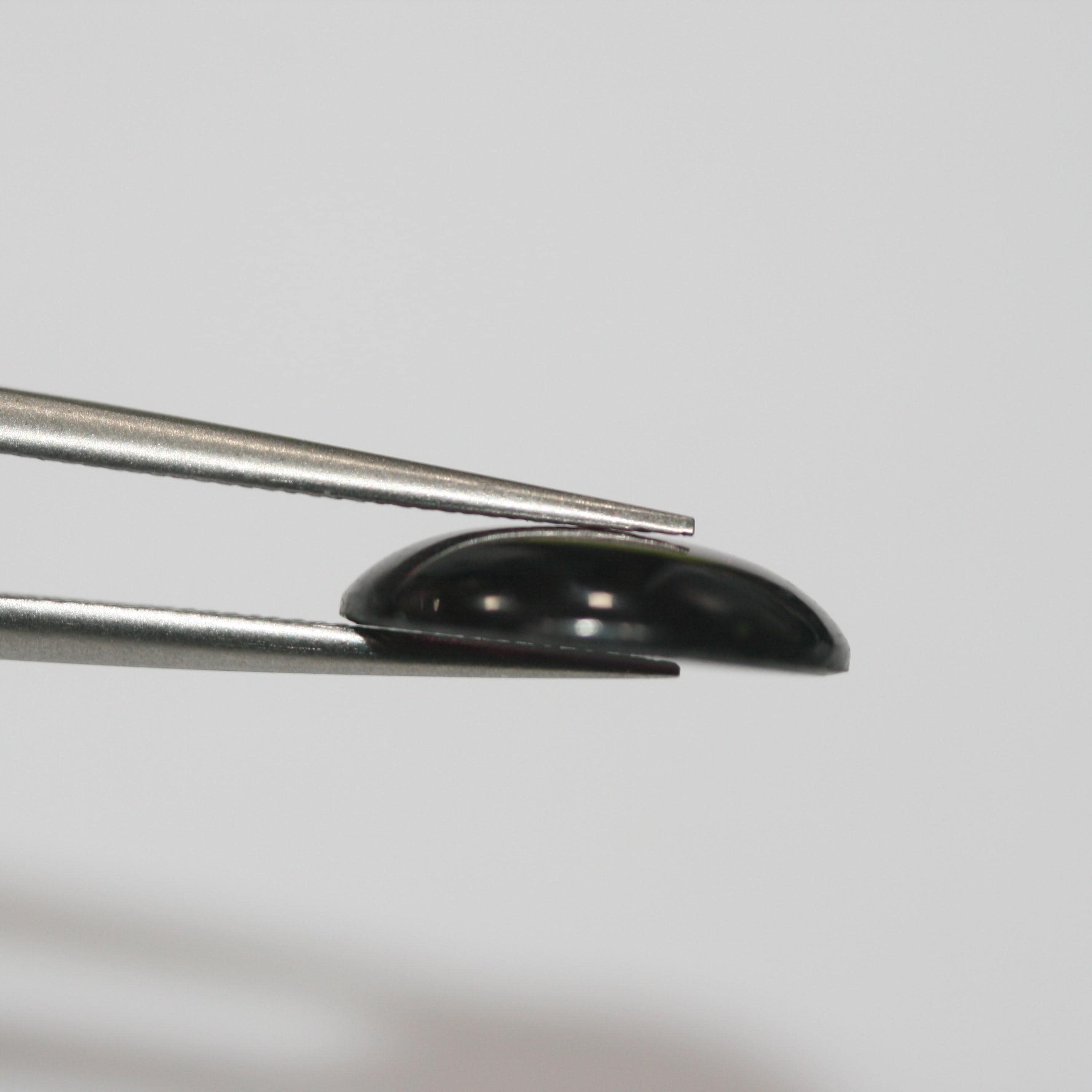 2 Pcs Garnet Round Smooth Cabochon 13mm.-(2 pcs.)